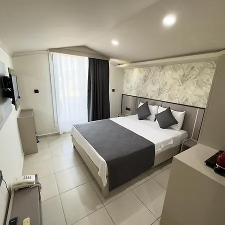 Sardunya מלון 3*