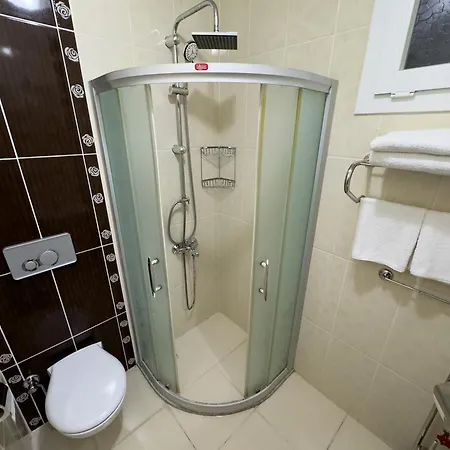 Sardunya מלון 3*