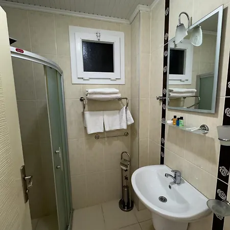 Sardunya מלון 3*